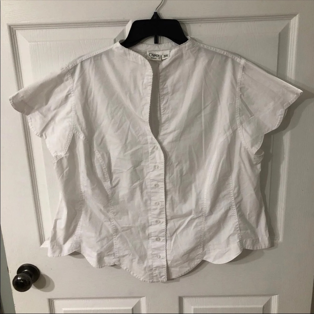 Cato Woman White Top with Cap Scallop sleeves